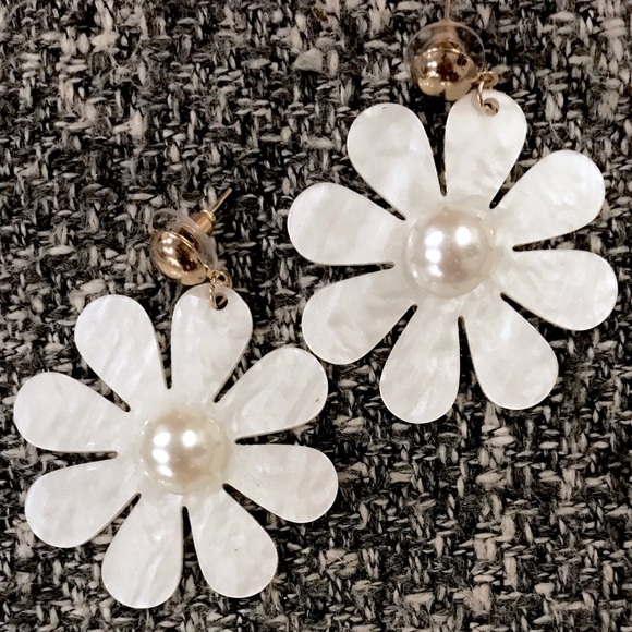 Mother of Pearl Pink White Daisy - Picture 7 of 8